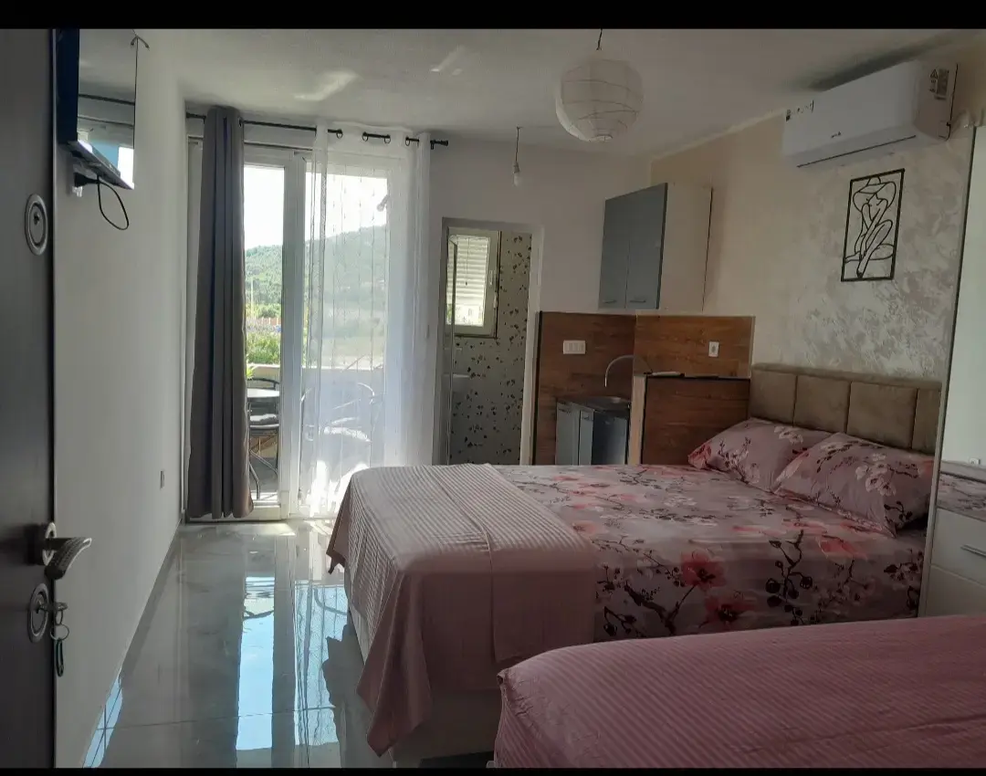 Apartmani Holiday Sutomore
