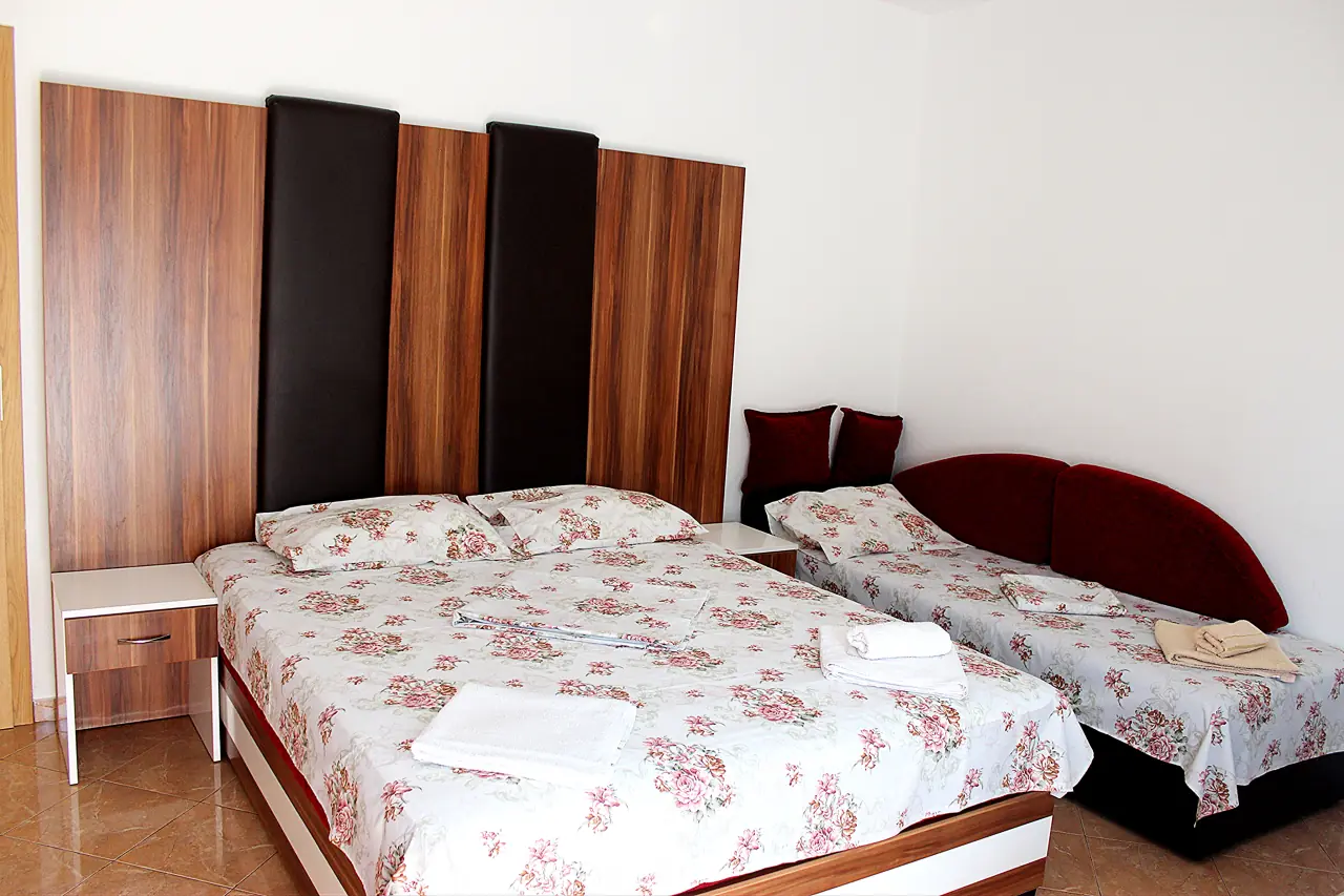 Apartmani "Perazić"