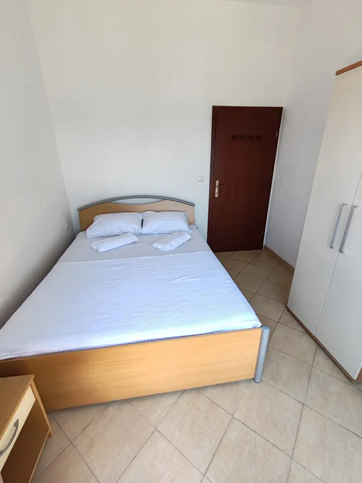 Villa Contact